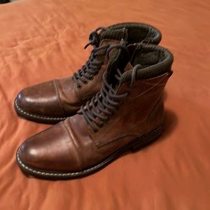 Crevo leather boot chestnut size 9.5 , good condition .